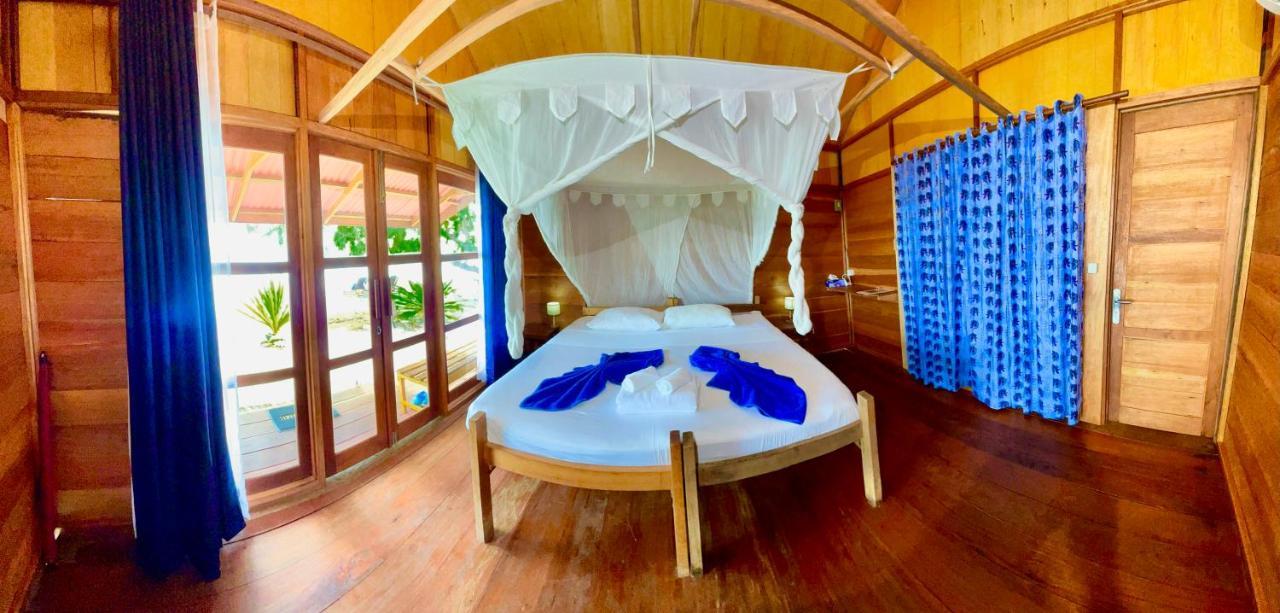 Agusta Eco Resort Pulau Mansuar Екстериор снимка