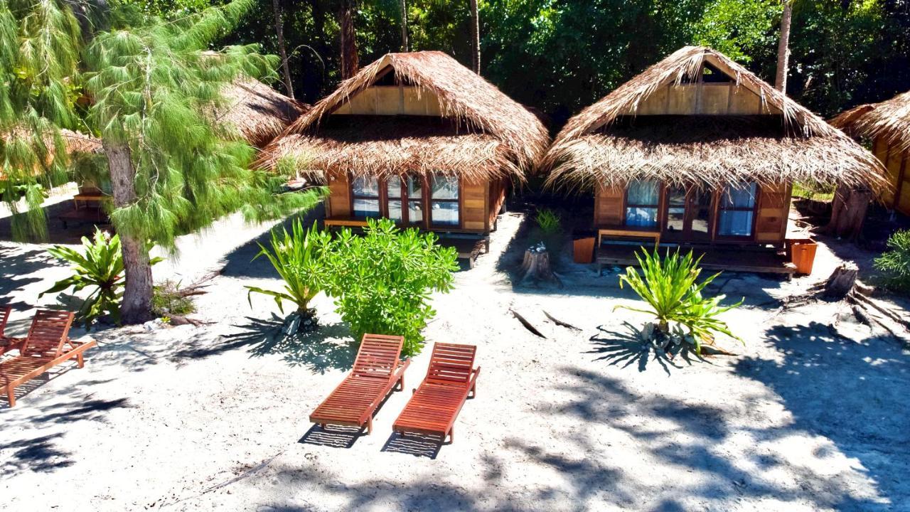 Agusta Eco Resort Pulau Mansuar Екстериор снимка